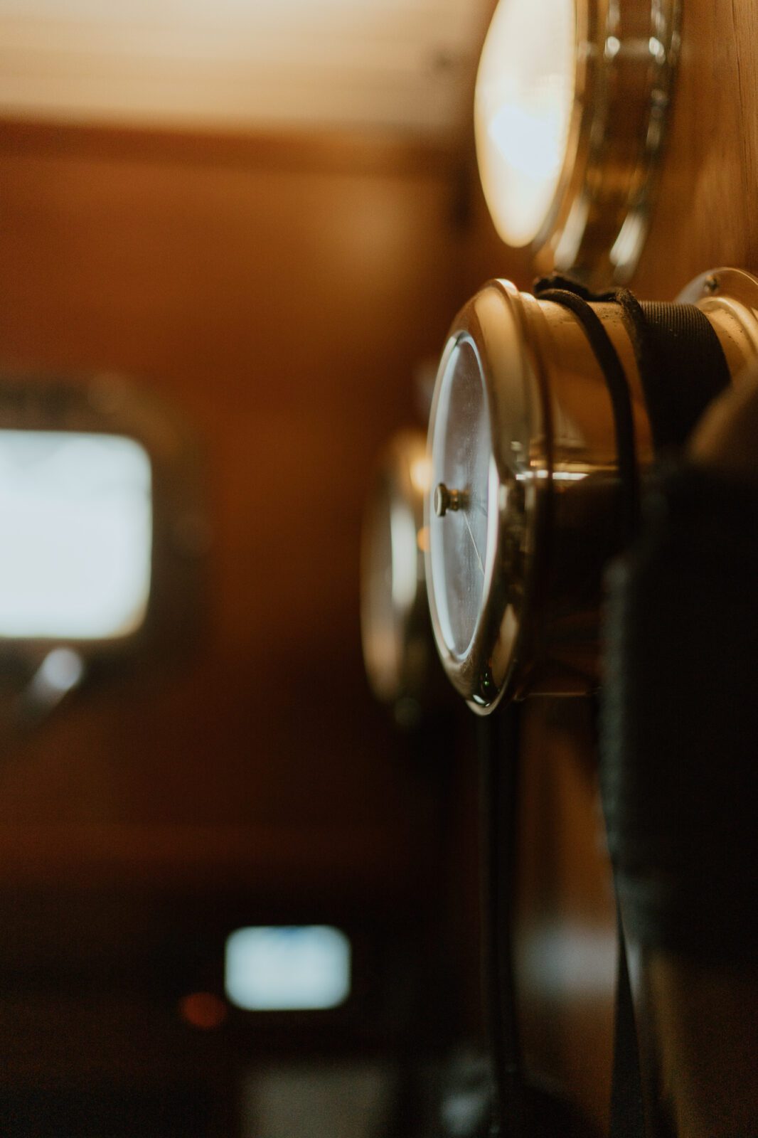 sailboat instrument dials